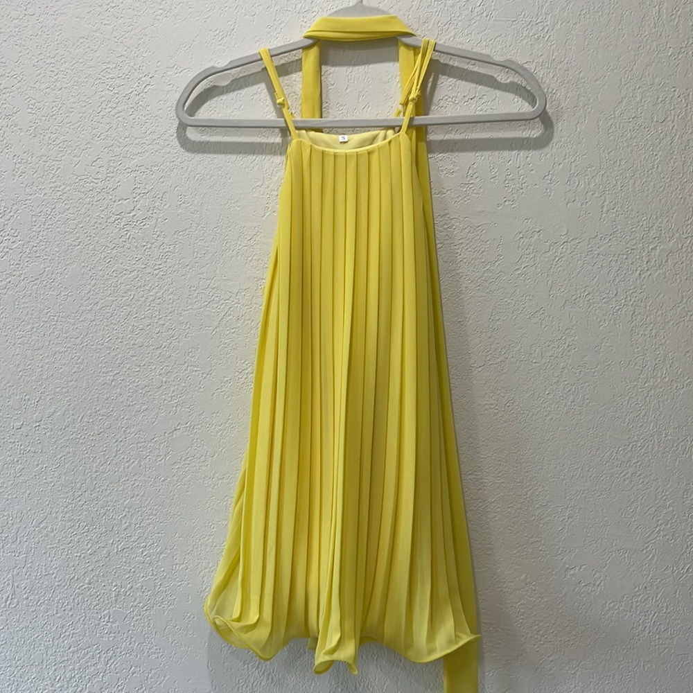 Yellow dress top, size S-M 100% Polyester
